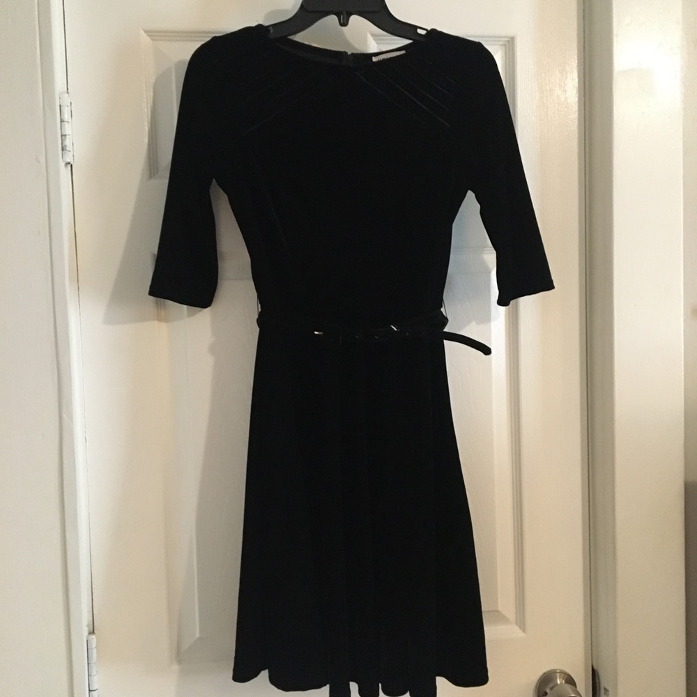Unique Vintage Black Dress with Belt M